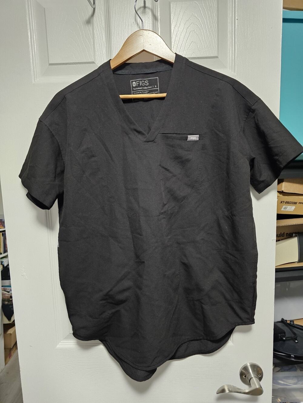 FIGS Technical Collection Scrub Top Black S V-Neck Short Sleeve Curved Hem